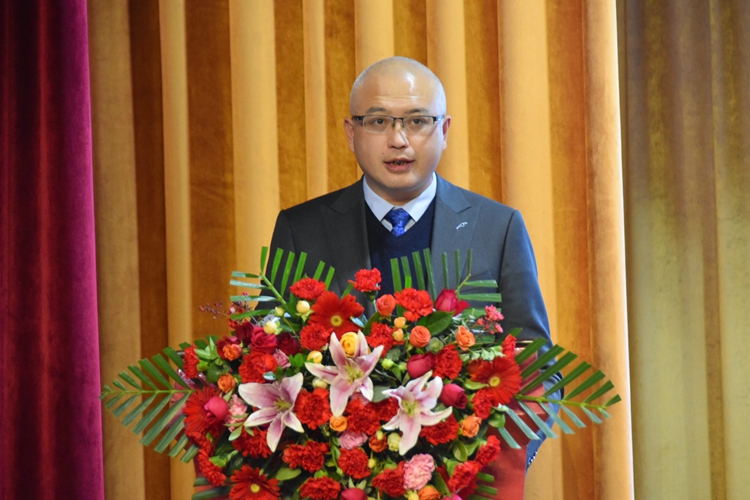 5.受集團財務總監(jiān)、公司總經(jīng)理楊文毅委托，公司常務副總經(jīng)理龔西作《2022年工作總結及2023年工作規(guī)劃》的報告.JPG